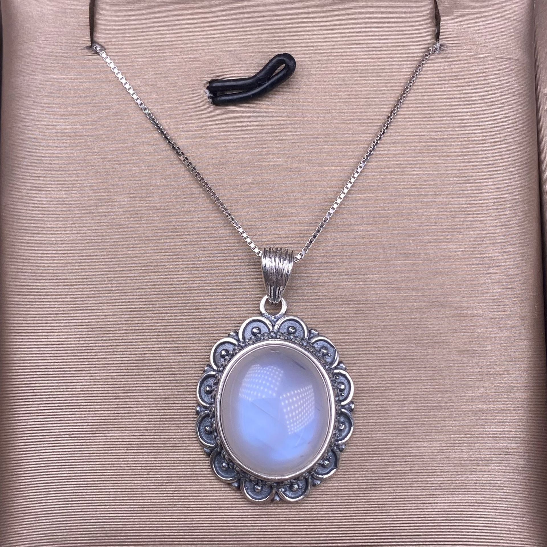 Orecchini a bottone con pietra di luna: argento sterling 925 Orecchini a bottone con pietra di luna: argento sterling 925