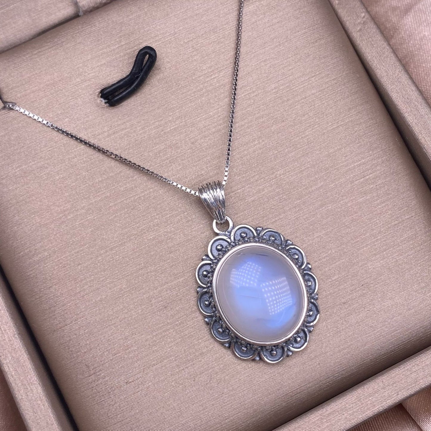 Ricamo 925 in Pietra di Luna