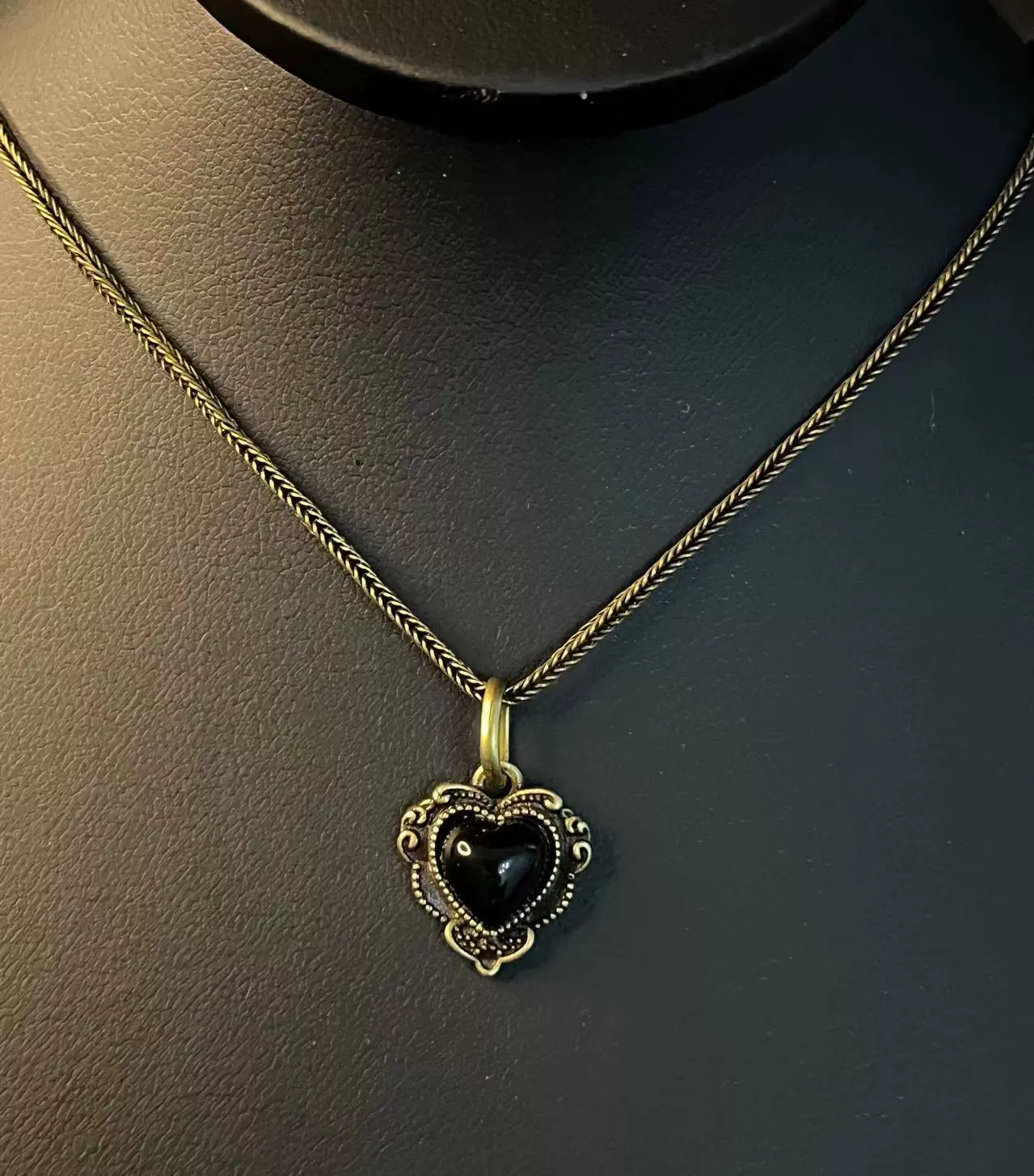 Collana Sacro Cuore in Agata Nera