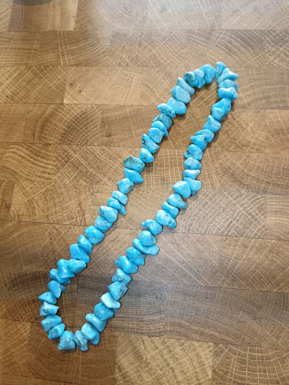 Collana Magnesite grezza (tinta)