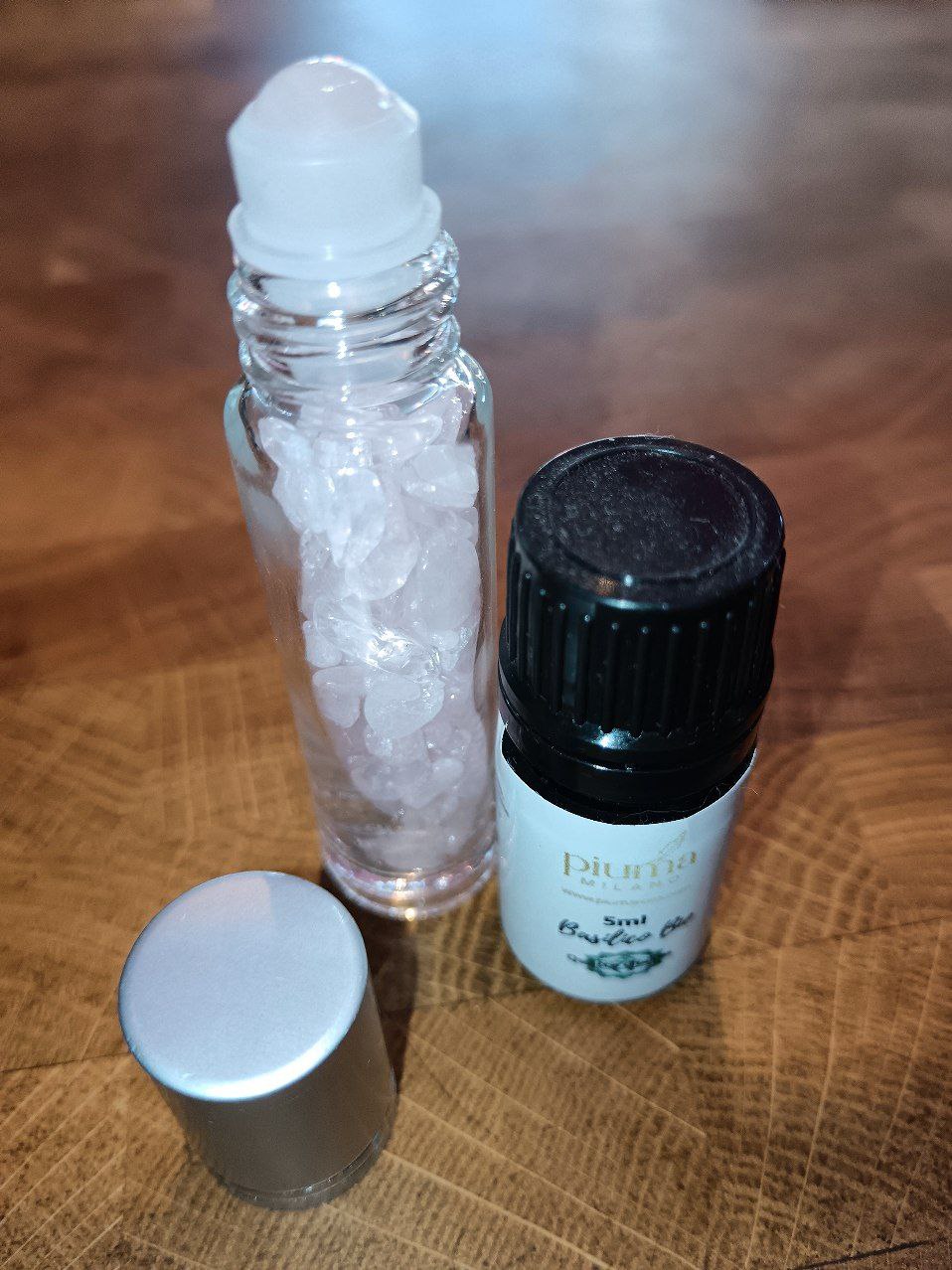 Roll on quarzo rosa e olio essenziale