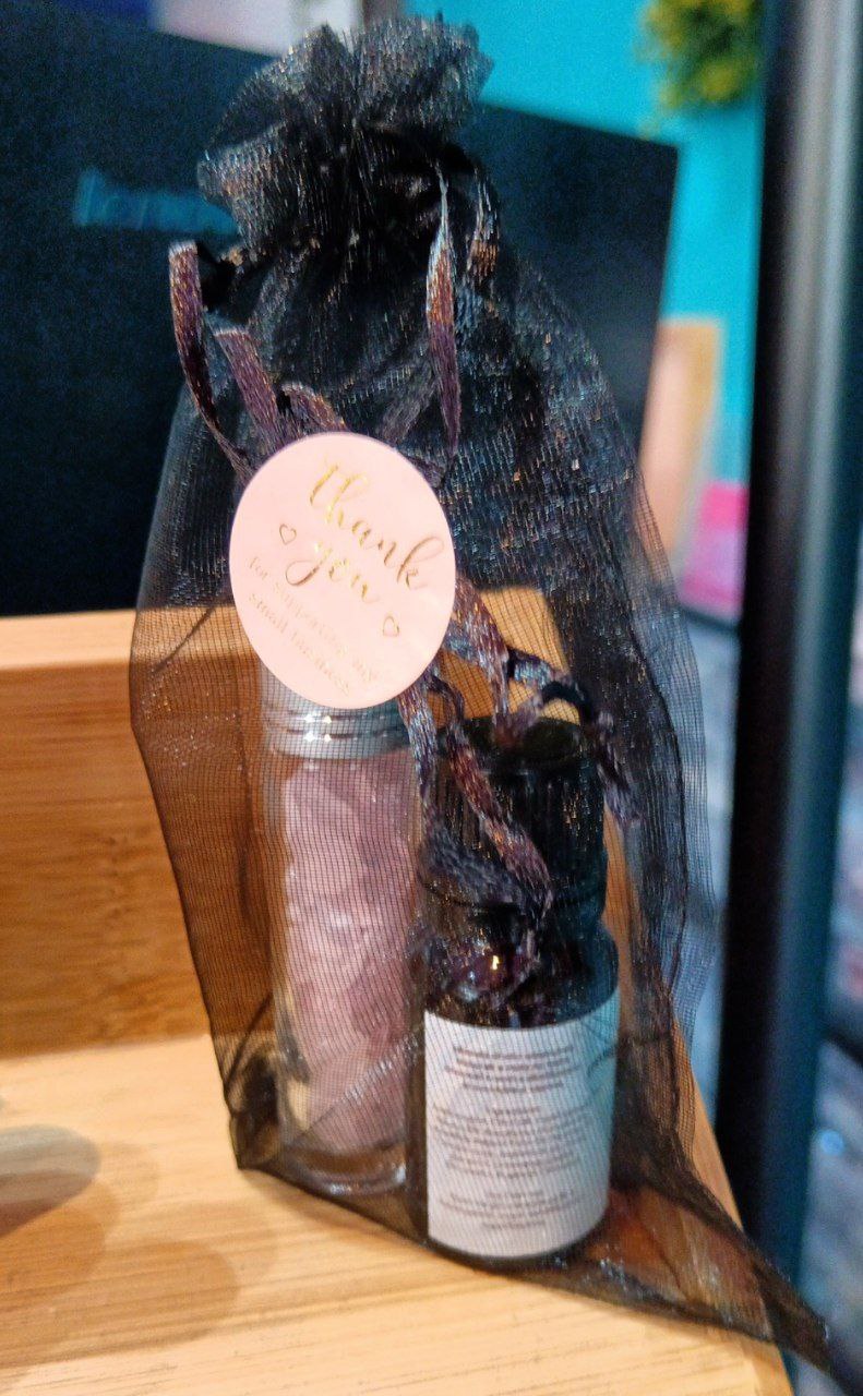 Roll on quarzo rosa e olio essenziale