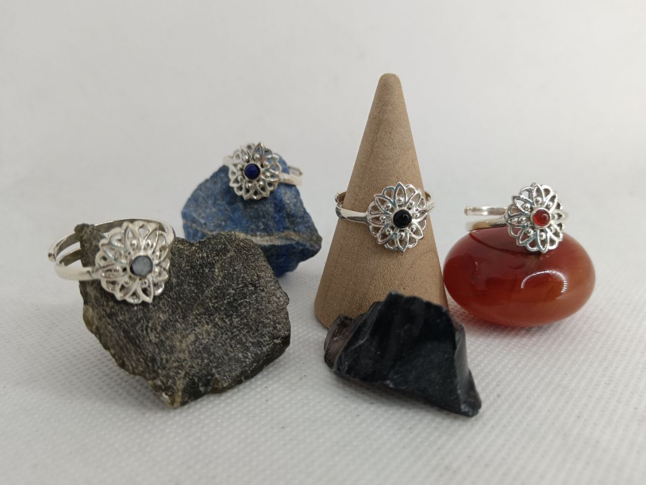 piumarosa_Margherita_anello_pietre