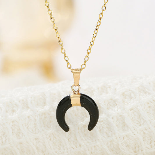 Luna intagliata in Agata nera