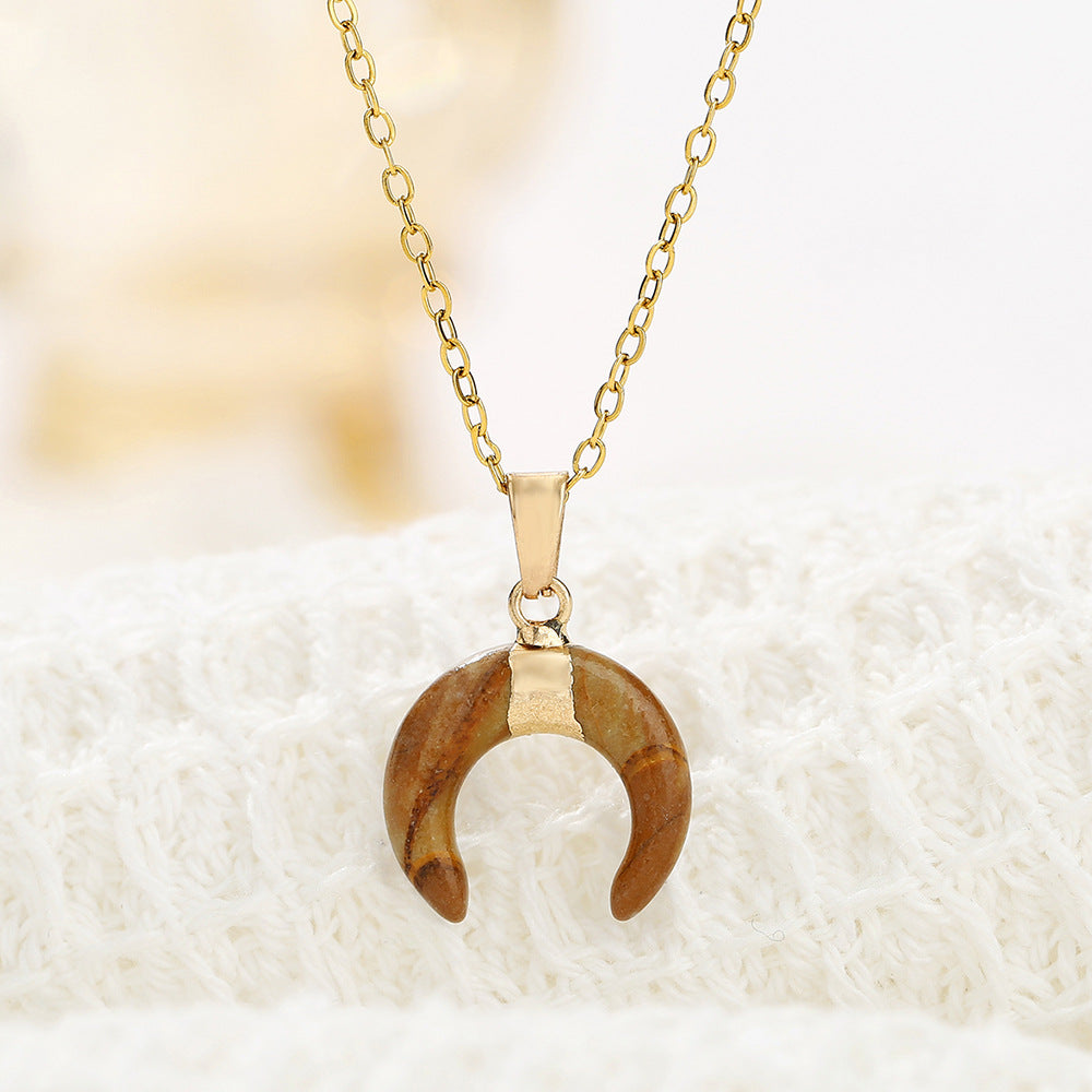 Luna intagliata in Diaspro Rosso