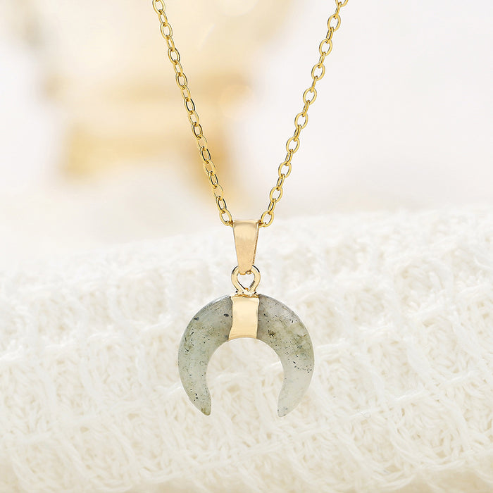 Luna intagliata in Labradorite